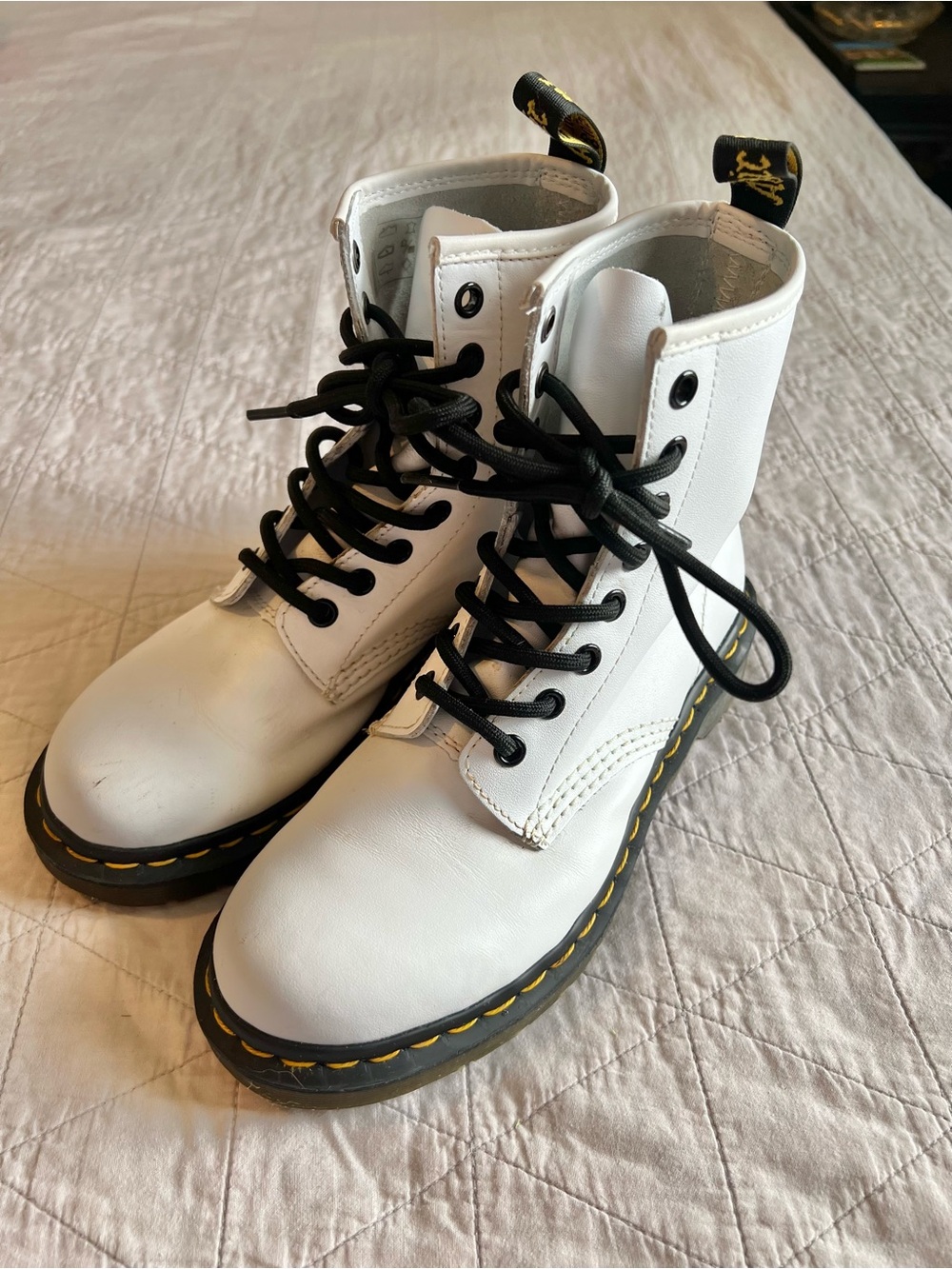 Dr Martens 1460 W White Leather Combat Boots 8 Eye Lace Up Women’s Size 6